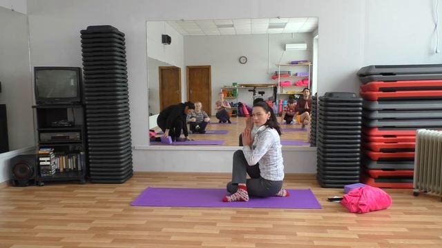 Хатха-йога. Растяжка и баланс. Восстановление эндокринной системы. смотреть онлайн