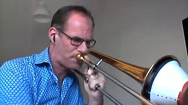 Playing fast on trombone (Jazz) смотреть онлайн