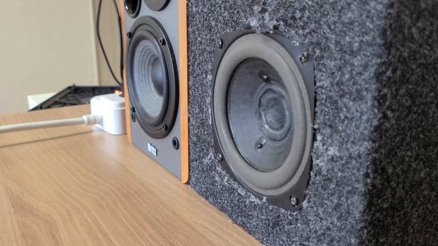 edifier r1280t + logitech z313 in car woofer box bass i love you too! смотреть онлайн