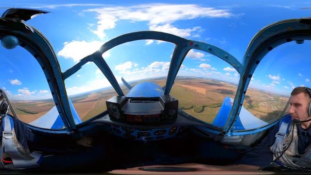 ЯК-52. Полет по кругу (Упражнения 5,6,7). Видео 360 смотреть онлайн