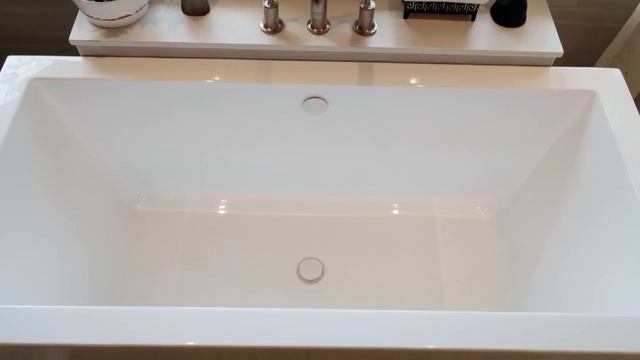 Impeccable Mid-Century Modern home in St. Louis' Webster Park Neighborhood. смотреть онлайн