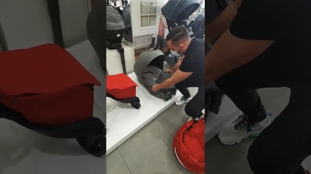 Présentation de la nouvelle poussette de chez stokke la Xplory X смотреть онлайн