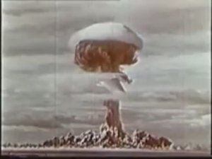 Ядерное оружие и его поражающие факторы (CCCP).mp4