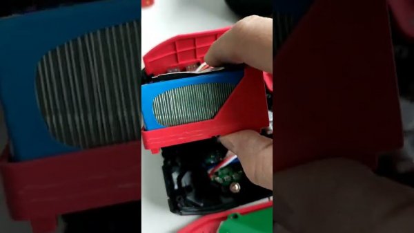 UTRAI Jstar 5 --- 4 в 1 Автомобильное пусковое устройство + автоматический насос.