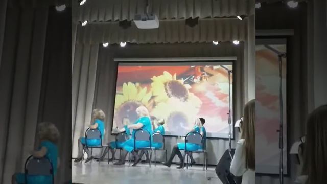 Танец воспитателей на "День Учителя" смотреть онлайн