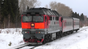 ТЭП70-0426 с пригородным поездом Сосьва Новая — Алапаевск