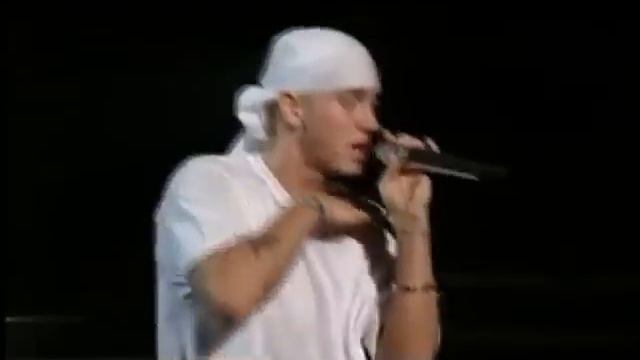 Eminem - Without Me (LIVE) смотреть онлайн