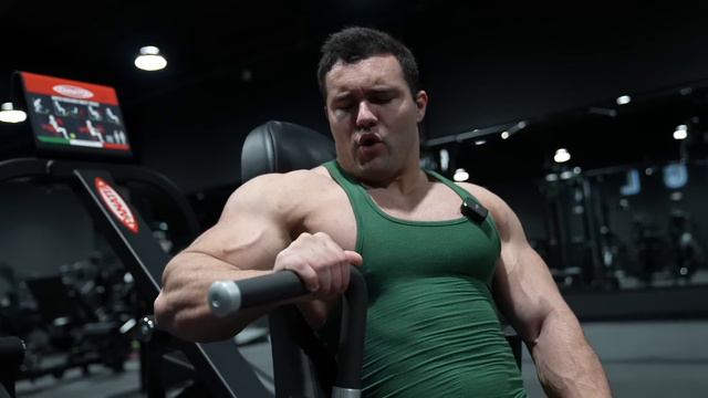 Smashing Bench PRs w/ Dorian смотреть онлайн