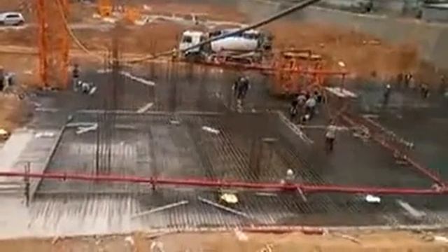 Электрический бетононасос (Китай) в работе. смотреть онлайн