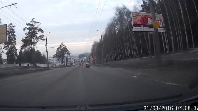 01.04.16 водитель Audi на большой скорости врезался в дерево смотреть онлайн