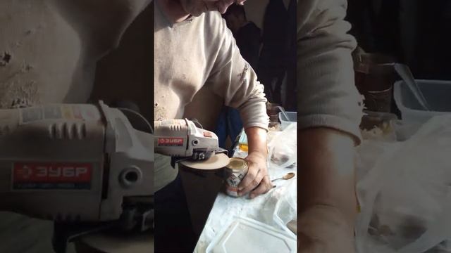 Как открыть банку тушёнки болгаркой (ушм) смотреть онлайн