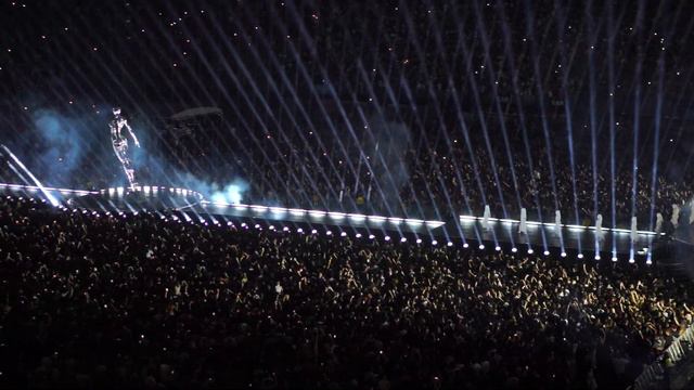 The Weeknd Blinding Lights London concert 2023 4K смотреть онлайн