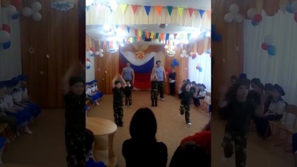 Супер танец к 23 февраля с папами!!!