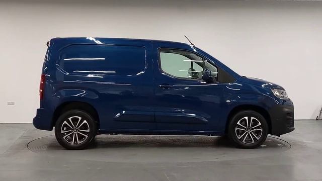 MXZ9974 - Citroen Berlingo 1.5 Bluehdi 1000Kg Driver 130ps Eat8 start Stop... смотреть онлайн