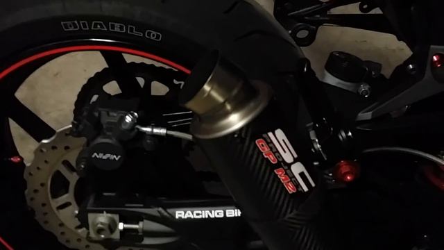 Z750 R Black Edition SC PROJECT walkaround and exhaust flames смотреть онлайн