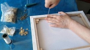 Как установить петли для подвеса картин.