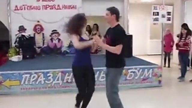 BRO'S и HOROVOD мастерят в ТРЦ. Волгодонск. смотреть онлайн