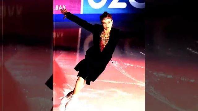 Вот бы увидеть как Саша прыгает пятерной прыжок на соревнованиях??Легенда фигурки смотреть онлайн