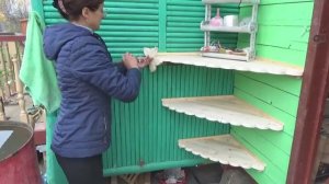 Полка трех ярусная доделана и пироги готовы.