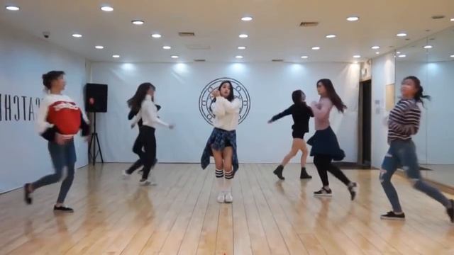 Dreamcatcher 'Chase Me' Mirrored Dance Practice