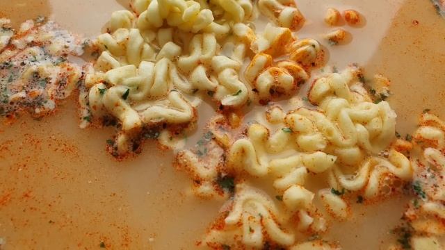 ЛАПША SAMYANG СО ВКУСОМ КАРБОНАРЫ! смотреть онлайн