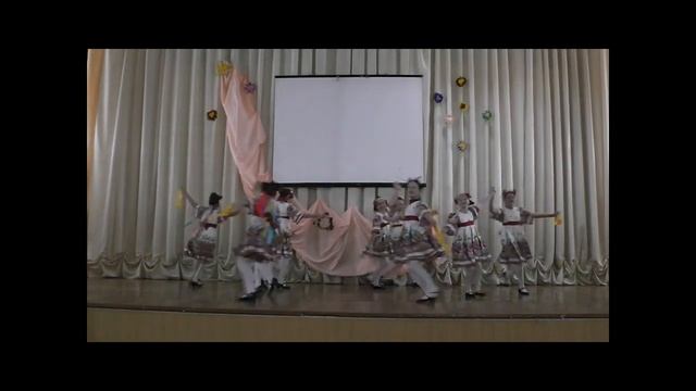 Ансамбль танца "Школьные годы" - Весну звали смотреть онлайн