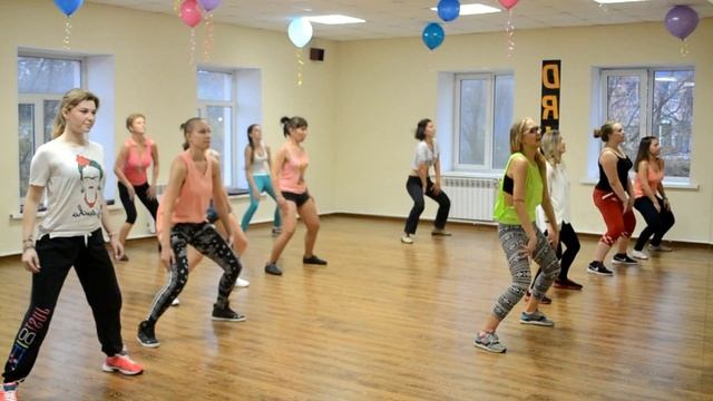 Reggaeton Tomsk Foxy смотреть онлайн