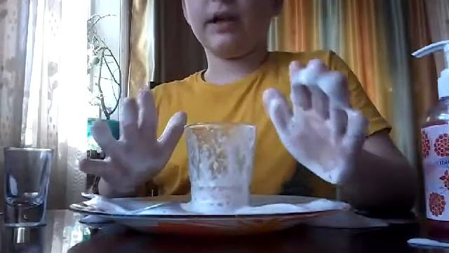 Зубная паста для слона от Ека TV смотреть онлайн