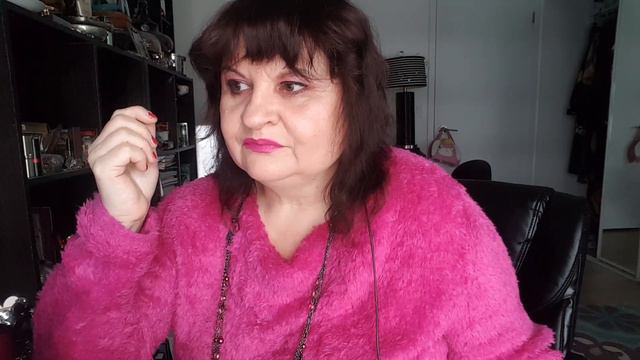 ВЫБИРАЮ ПОМАДЫ, ВЫБИРАЮ ПОМАДЫ, ОТВЕЧАЮ НА КОММЕНТ. смотреть онлайн