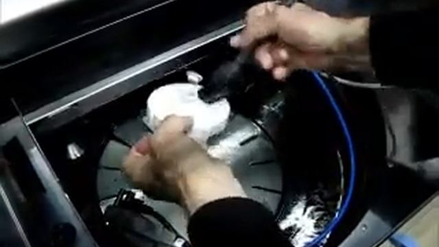 Промывка краскораспылителя в Drester DB оборотным растворителем в ручном режиме. смотреть онлайн