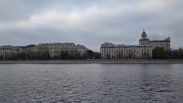Москва. Фрунзенская набережная. Андреевский пешеходный мост. Ноябрь 2022 года. смотреть онлайн