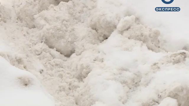 На Западной поляне появилась незаконная снежная свалка смотреть онлайн