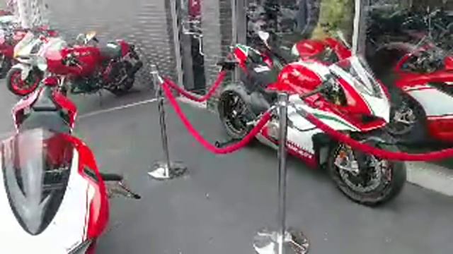 My V4 Speciale Is Here! смотреть онлайн