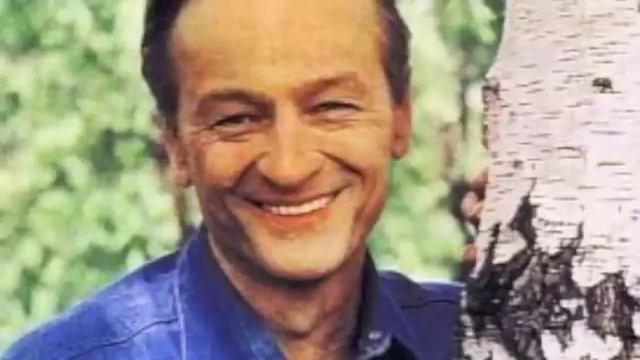 Михаил Ножкин — Люди добрые смотреть онлайн