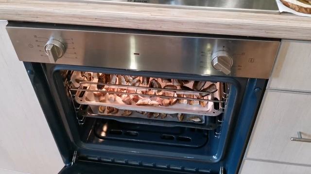 СУШИМ БЕЛЫЕ ГРИБЫ в домашних условиях в духовке без проблем! смотреть онлайн