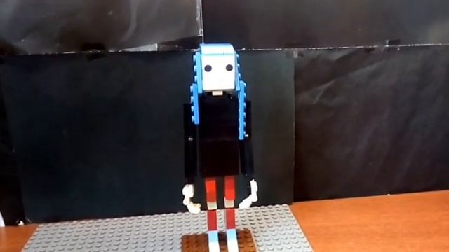 Экшен фигура Салли-кромсали из игры Sally face из лего смотреть онлайн