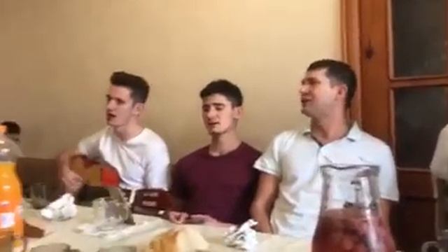 семья Драгни. Много в мире написано песен. смотреть онлайн
