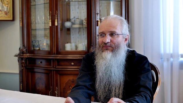 Отвечают пастыри: Что лучше "заказать" в храме? смотреть онлайн