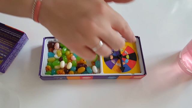 SUPER GROSS BEAN BOOZLED CHALLENGE | GROSS JELLY BEANS | Mummy vs Milano смотреть онлайн
