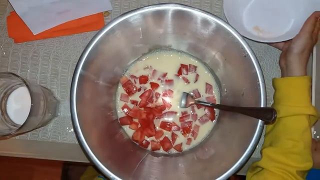 Дети кулинары. Рецепт омлета от Марка и Макс Юрия смотреть онлайн