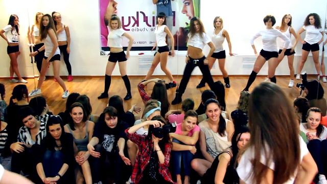 TWERK. Катя Шошина и творческая. смотреть онлайн