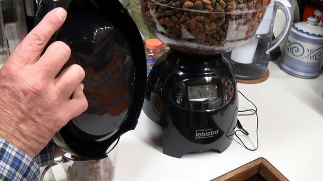 Aspen Le Bistro Portion-Control Automatic Pet Feeder (Petmate) смотреть онлайн