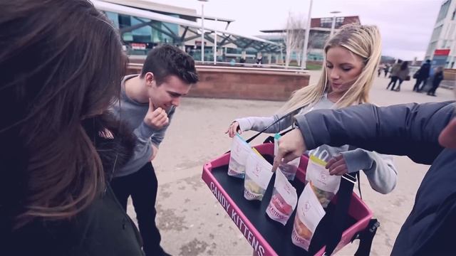 Candy Kittens in Liverpool. Sweets on the Street. смотреть онлайн