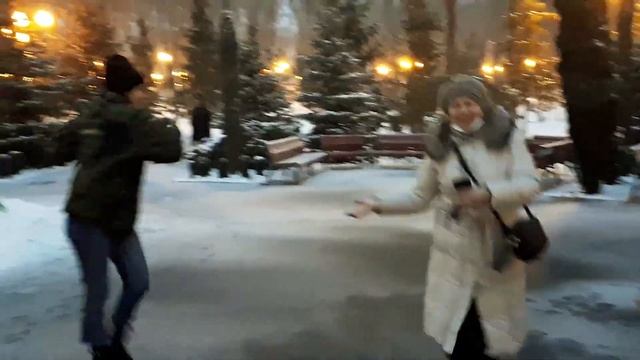 Синий иней!!!Народные танцы,парк Горького,Харьков!!! смотреть онлайн