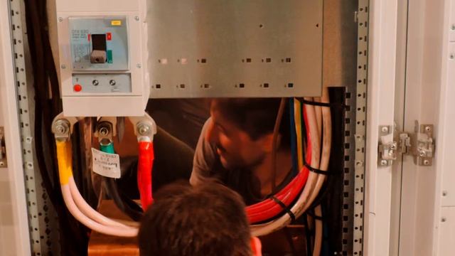 Работа электро монтажников. смотреть онлайн