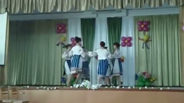 Молдавский танец "Тропэцика". школа с.Большой Молокиш смотреть онлайн
