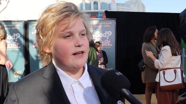 Simms May Talks Are You There God? It's Me, Margaret on Red Carpet смотреть онлайн