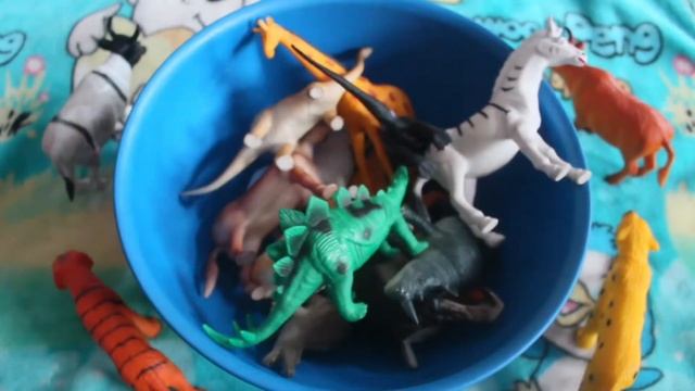 Учим Диких Животных Лошадь Зебра Утка Галлимим Развивающие Мультики Для Детей смотреть онлайн