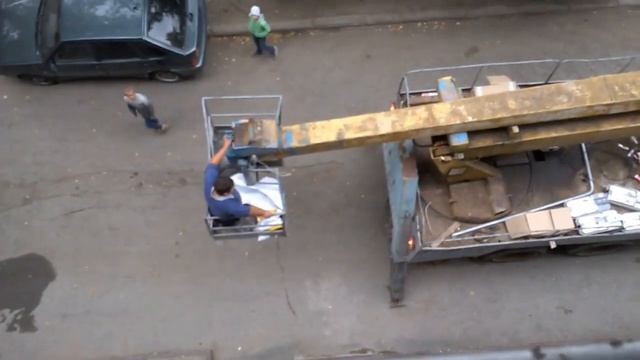 Власти Нижнего Тагила воруют баннеры с балконов жильцов!