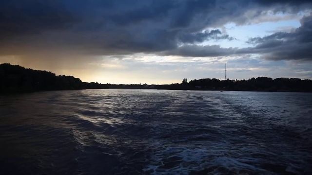 По реке Волхов смотреть онлайн